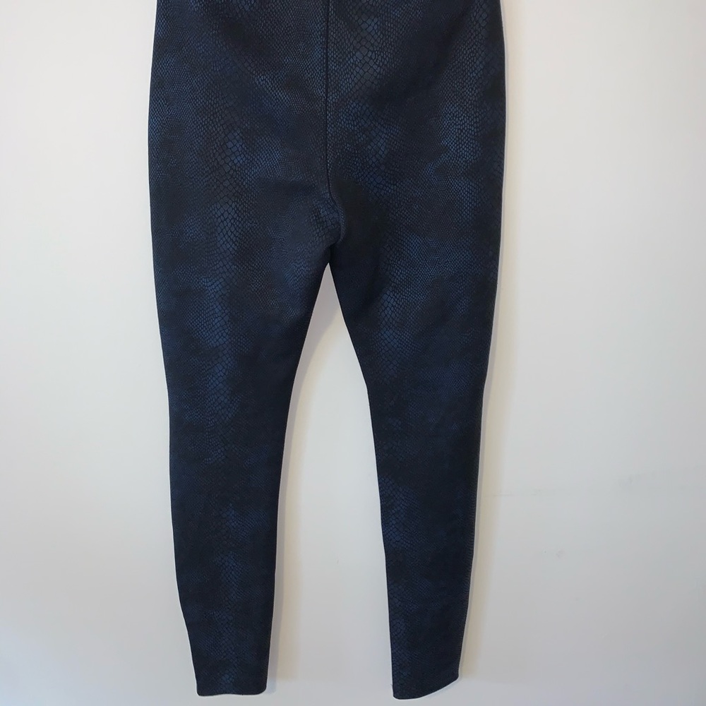 Express Snake Skin Legging